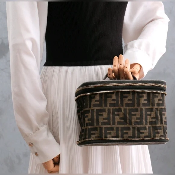 FENDI Vanity Vintage bag zucca 🤎EUC8 - Picture 1 of 16
